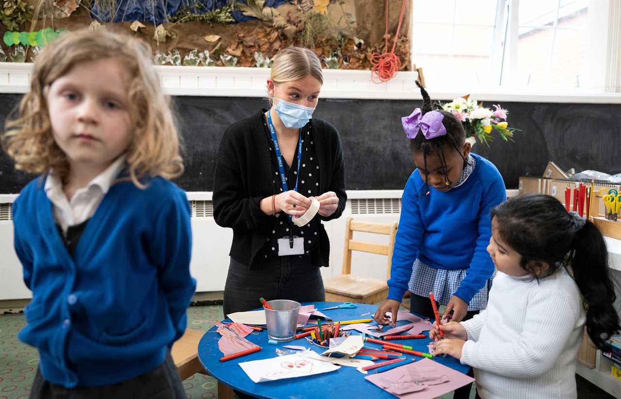 Boris Johnson to unveil £700million summer school programme to help secondary pupils catch up