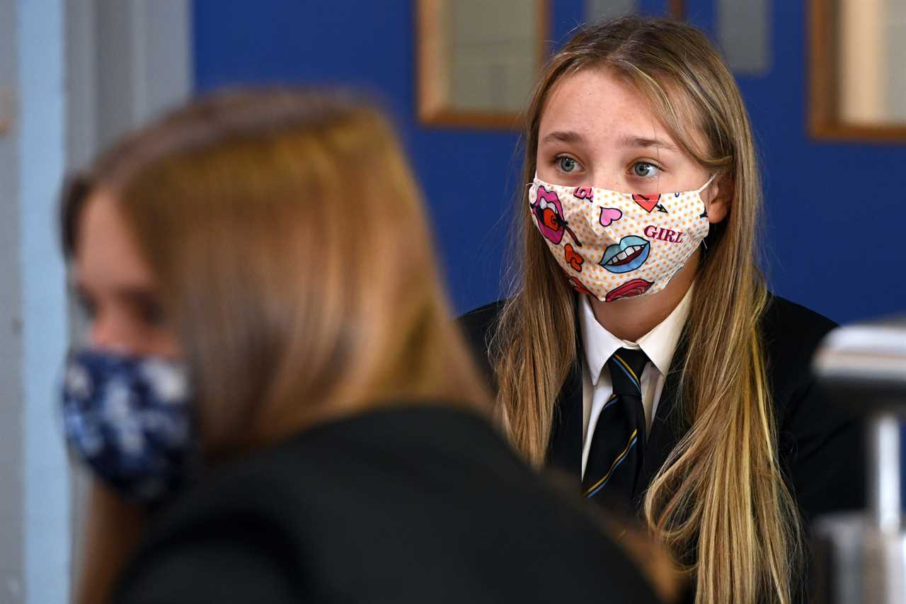 Parents furious as schoolkids told if they don’t wear masks they’ll have to sit at back of class