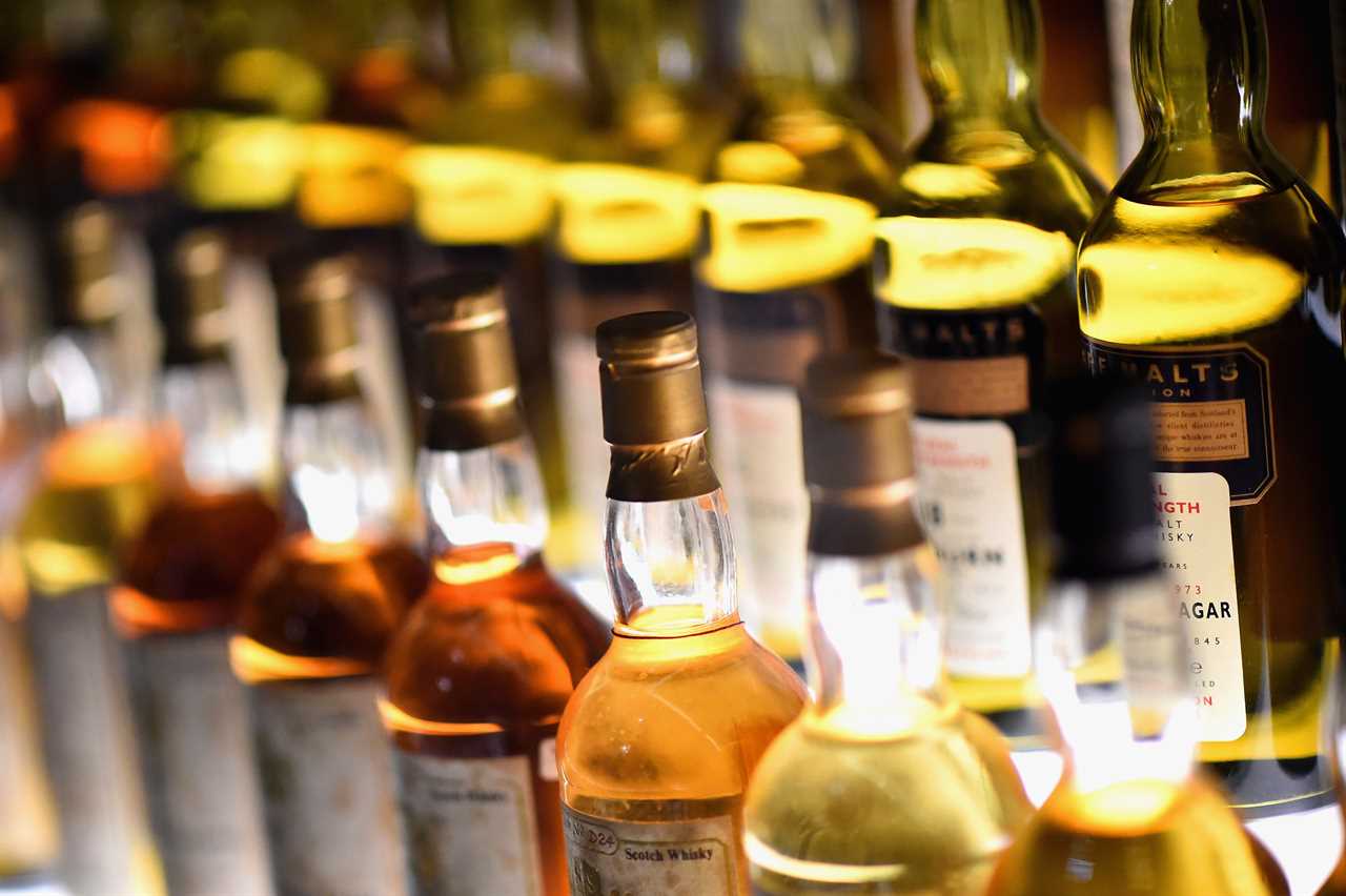 Scotch whisky makers lost £1billion in exports last year