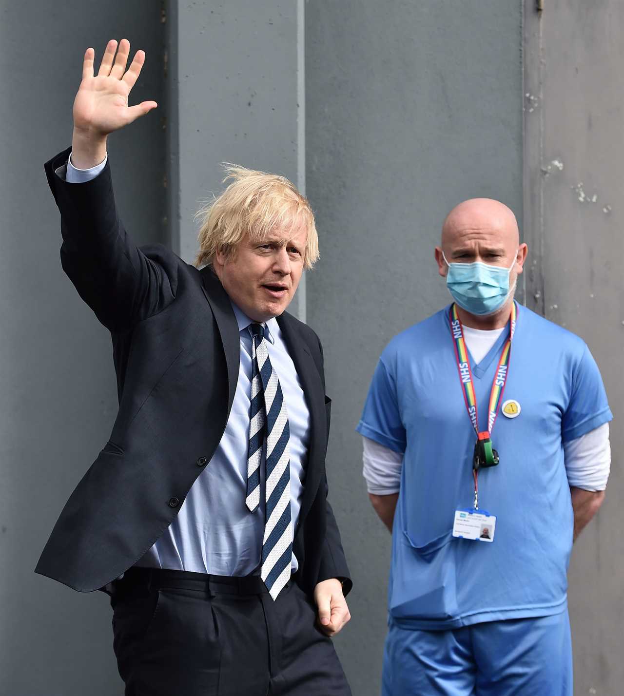 Boris Johnson to receive Covid vaccine this week after battling virus last year