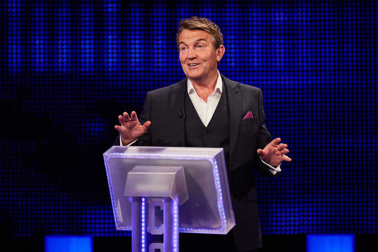 The Chase fans notice something VERY wrong with Bradley Walsh’s social distancing – but soon spot ITV ‘loophole’