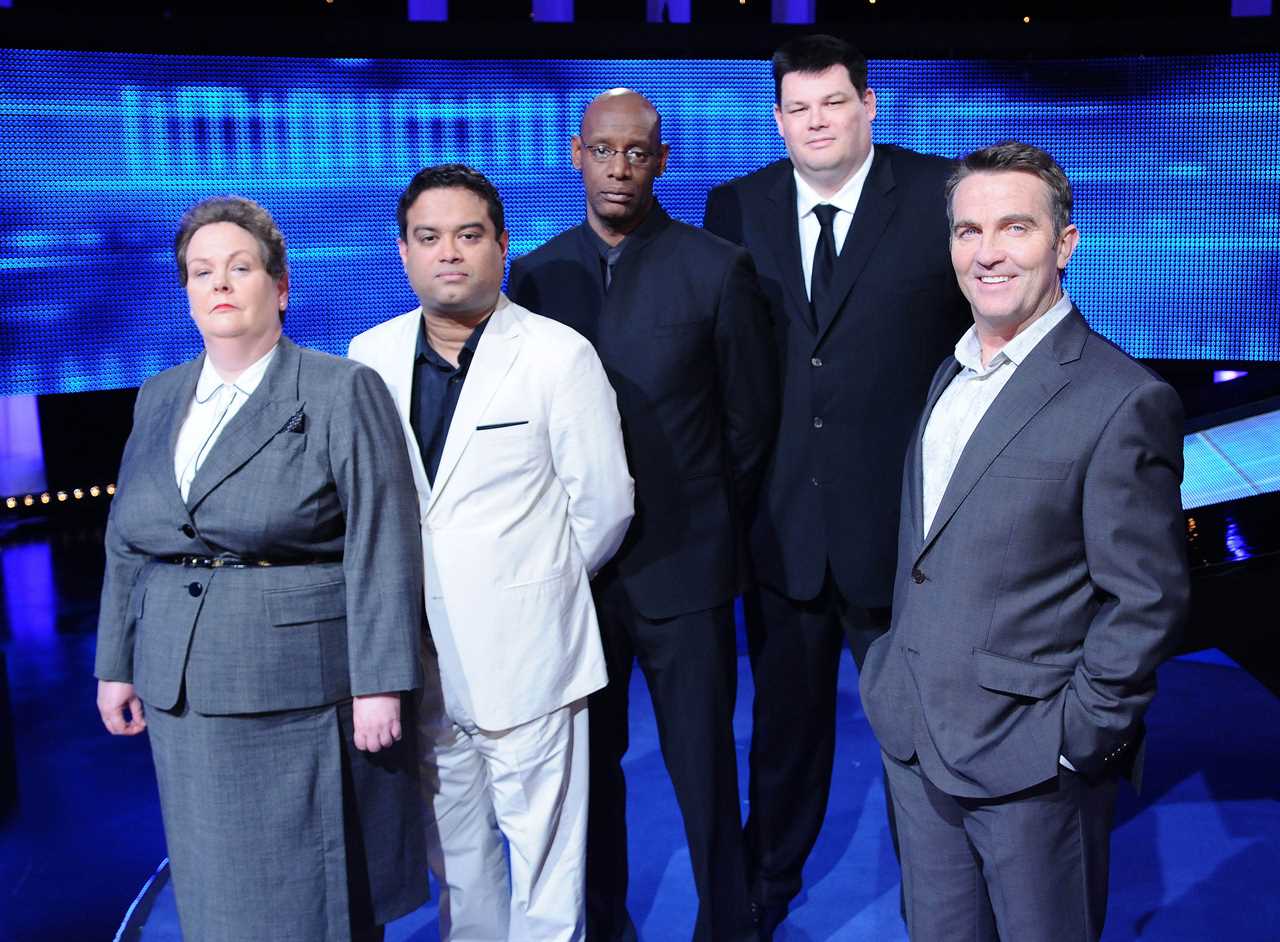 The Chase fans notice something VERY wrong with Bradley Walsh’s social distancing – but soon spot ITV ‘loophole’