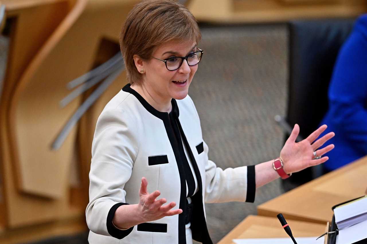 Nicola Sturgeon slammed for ‘gloating’ about giving NHS heroes 4% pay rise ‘paid for by Westminster’