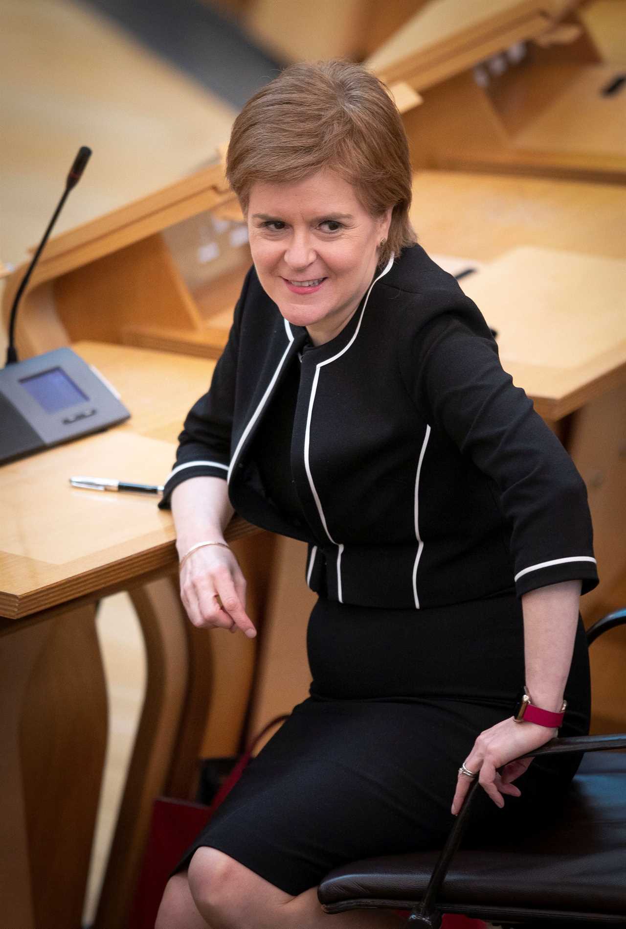 Nicola Sturgeon slammed for ‘gloating’ about giving NHS heroes 4% pay rise ‘paid for by Westminster’