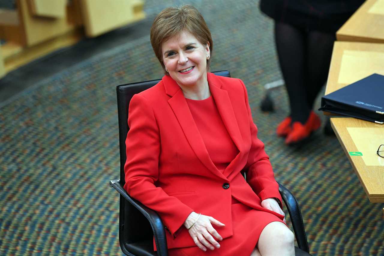 Nicola Sturgeon slammed for ‘gloating’ about giving NHS heroes 4% pay rise ‘paid for by Westminster’