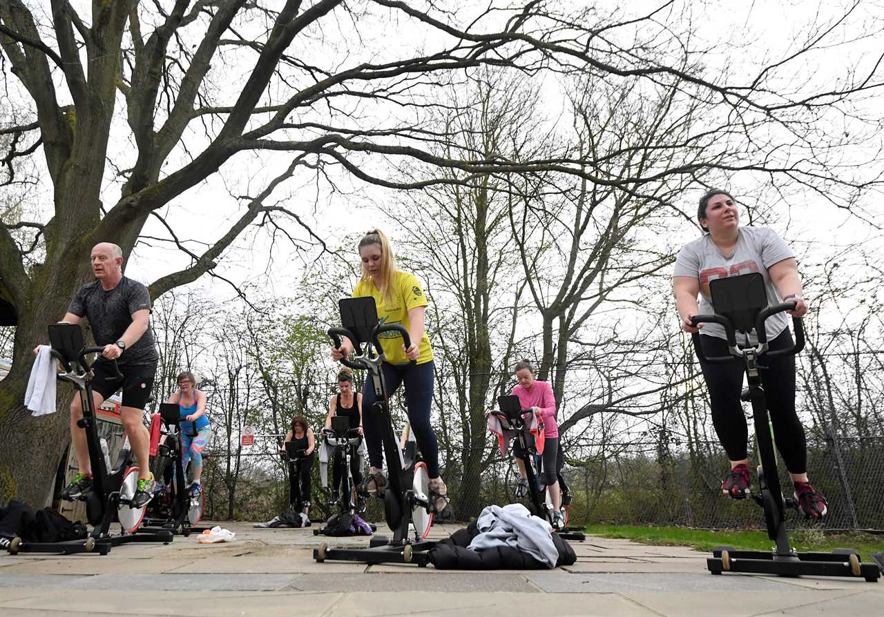 Mini heatwave this week ‘could smash 25C March record’ as Brits flock outdoors to enjoy Rule of Six freedoms