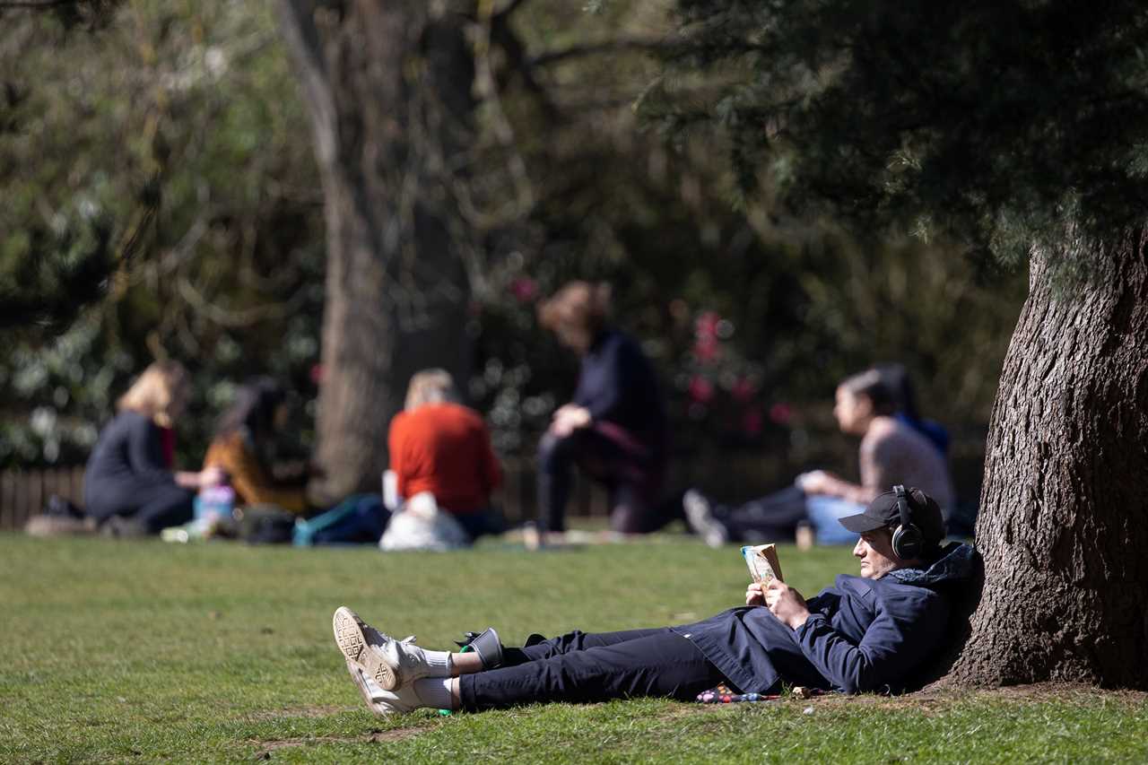 Mini heatwave this week ‘could smash 25C March record’ as Brits flock outdoors to enjoy Rule of Six freedoms