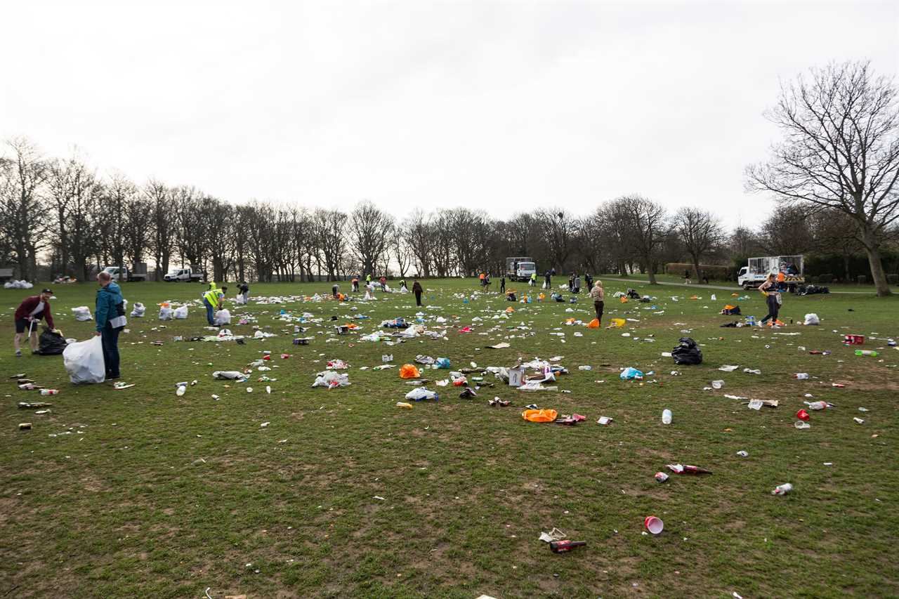 England’s parks, beaches and green spaces strewn with plastic bottles & litter after hottest day of the year