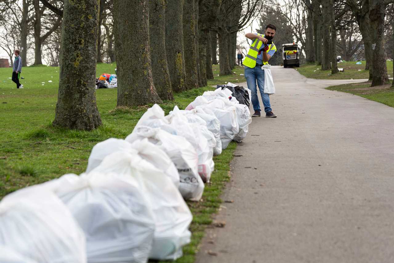 England’s parks, beaches and green spaces strewn with plastic bottles & litter after hottest day of the year