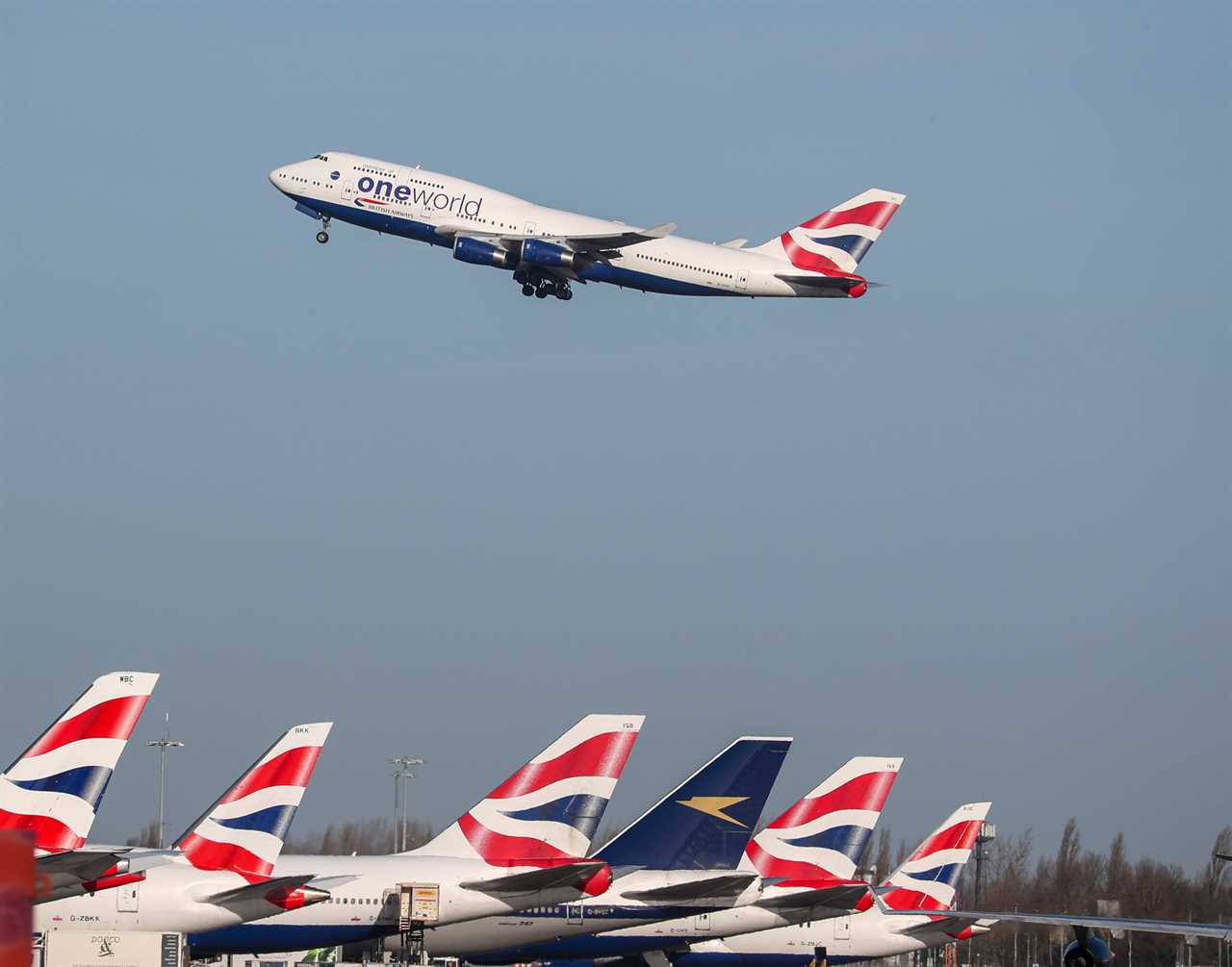 Desperate airline chiefs urge Boris Johnson to give them green light for take off within weeks