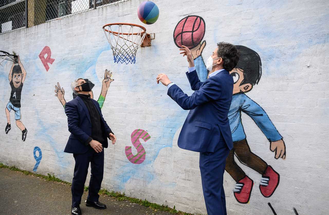 Sadiq Khan and Ed Miliband throw up their hands like a pair of basket cases