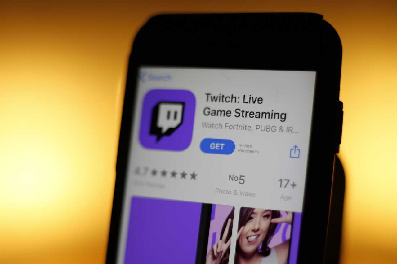 How to stream your PS5 or Xbox Series X games on Twitch easily