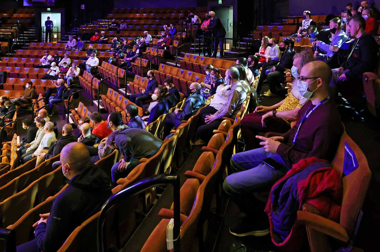 Crowds return to sporting events in UK as Crucible welcomes 632 spectators to day one of World Snooker Championship