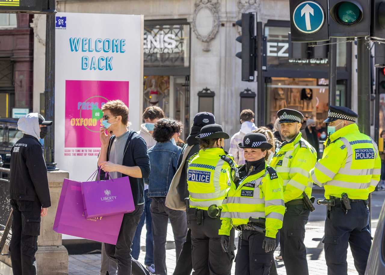 Brits hit the pubs for alfresco booze-up on first Saturday since restrictions eased