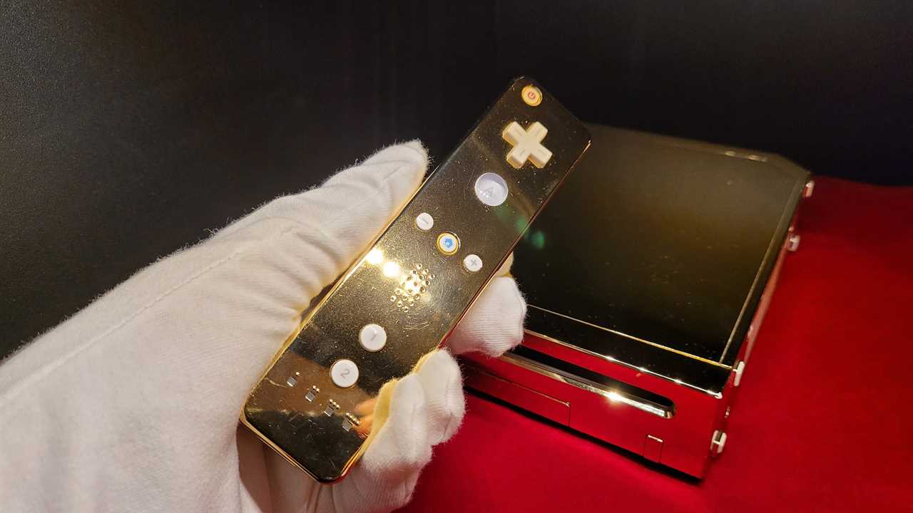 Ultra-rare 24k gold Nintendo Wii made for the QUEEN is now on sale for ludicrous sum