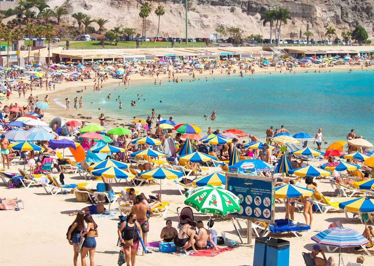 Summer holidays ‘big bang’ as Spain, Greece, France and USA ‘added to travel green list by end of June’