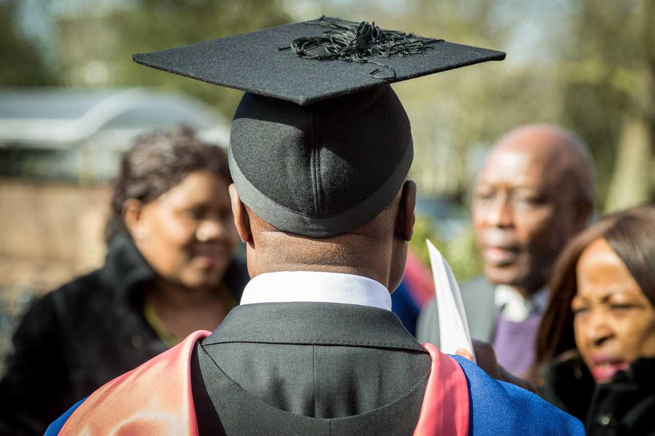 Uni graduates can now do a degree in the Brexit process — with help from the French