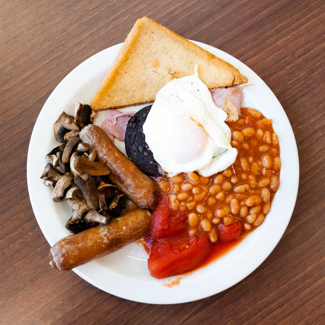 Michel Barnier reveals he likes something about UK — a full English brekkie