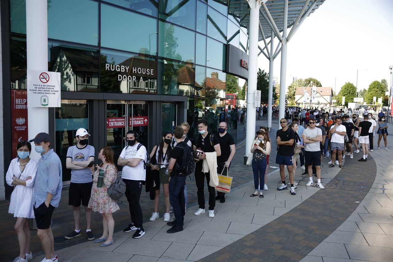 More than 15,000 turn up for vaccines at Twickenham with queues ‘longer than Glasto’ after jab free-for-all for over-18s