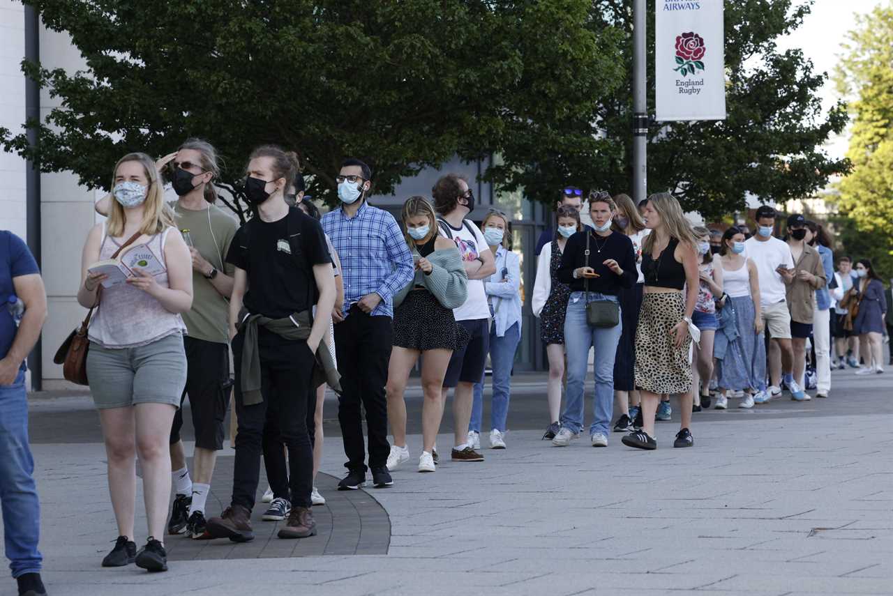 More than 15,000 turn up for vaccines at Twickenham with queues ‘longer than Glasto’ after jab free-for-all for over-18s