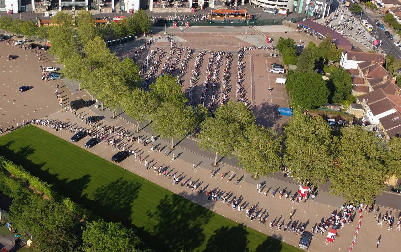 More than 15,000 turn up for vaccines at Twickenham with queues ‘longer than Glasto’ after jab free-for-all for over-18s