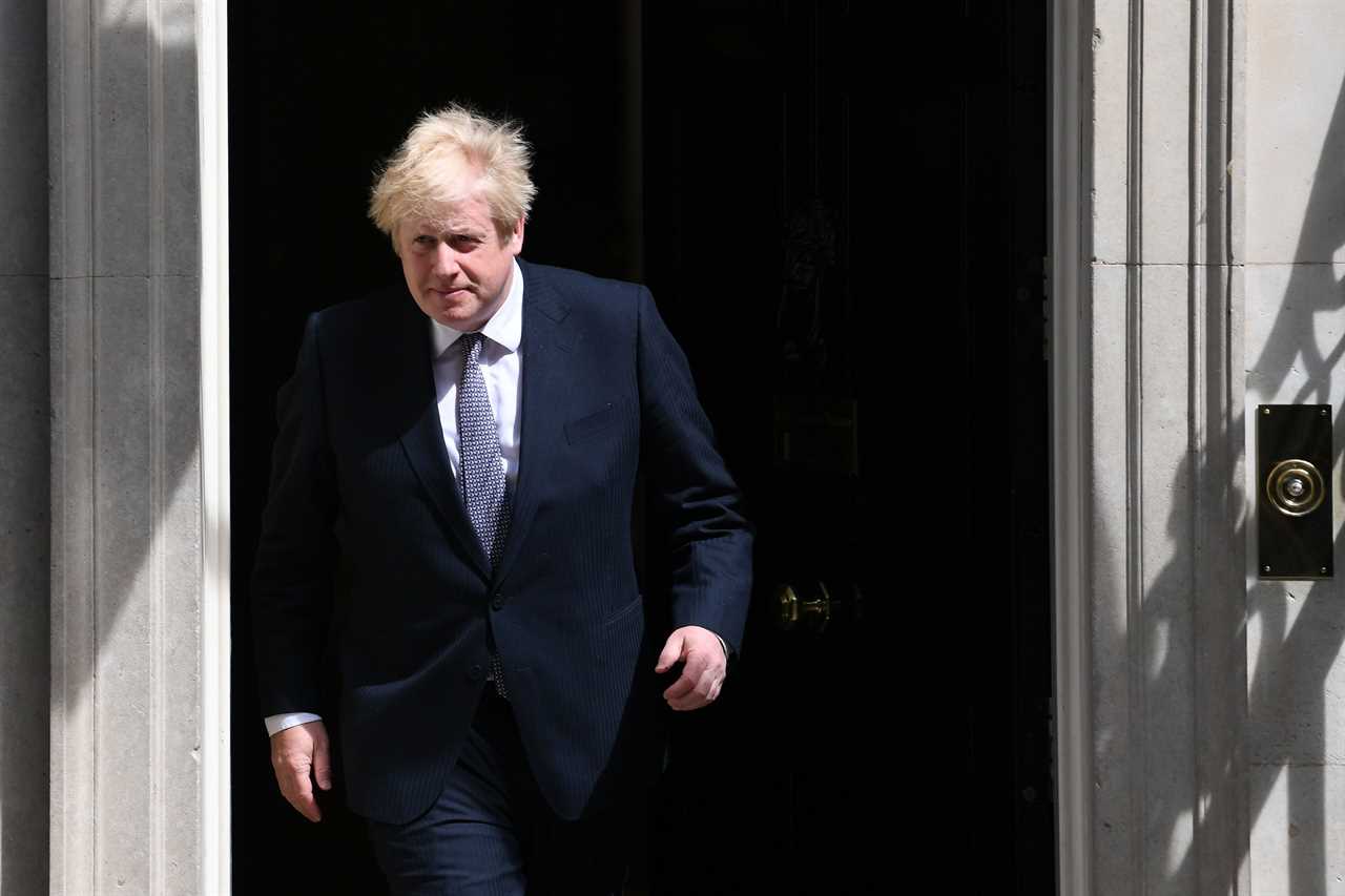 Aren’t you forgetting something Boris? PM steps out without wedding ring after secretly marrying Carrie Symonds