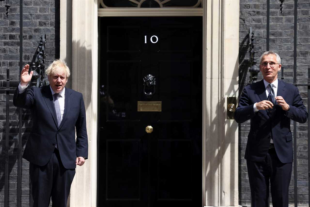 Aren’t you forgetting something Boris? PM steps out without wedding ring after secretly marrying Carrie Symonds