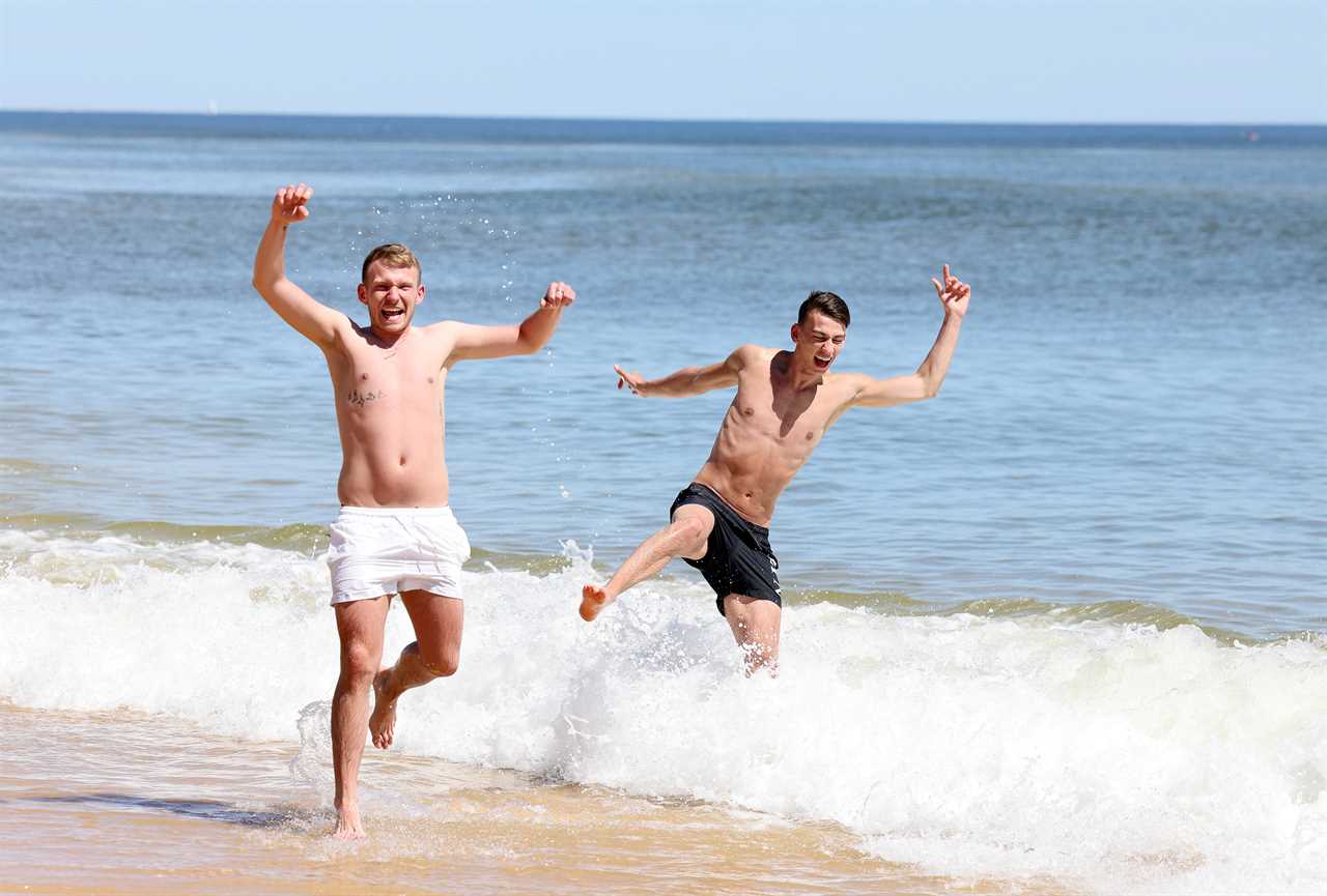 Grant Shapps refuses to confirm green list holiday destinations for summer & says Govt ‘can’t take chance’ with travel