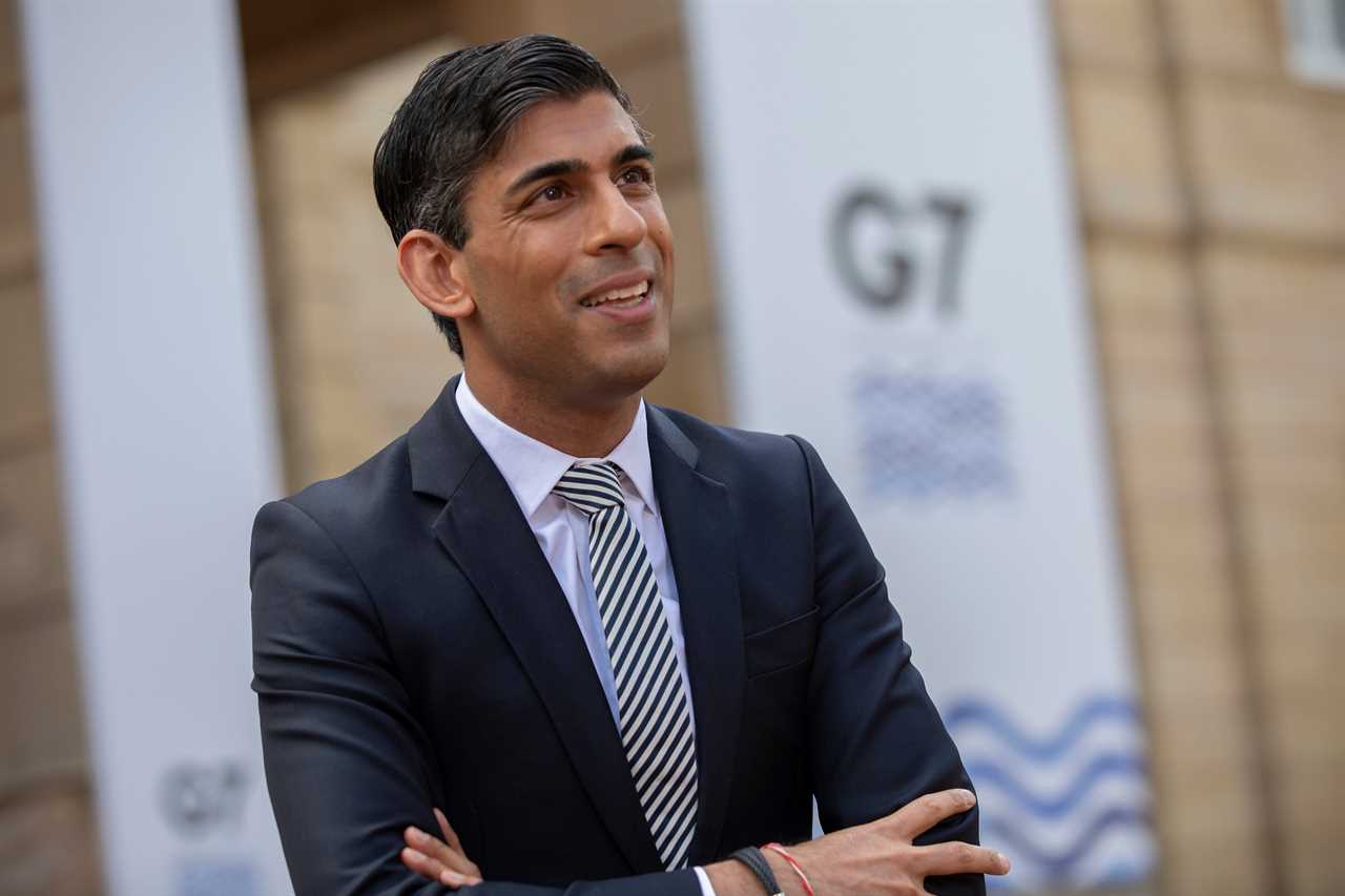 Boris Johnson urged to push ahead with roadmap – but Rishi Sunak ‘willing’ to delay June 21 by four weeks