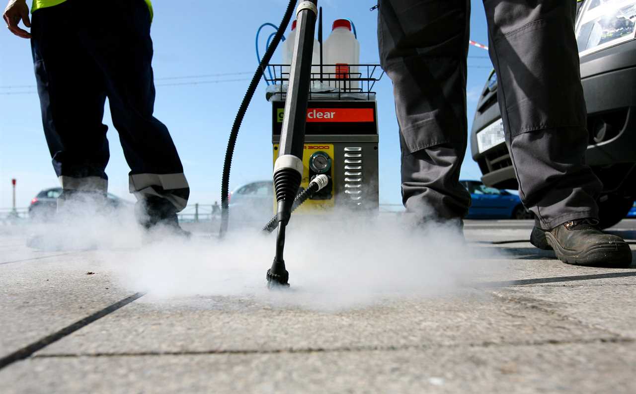 Boris Johnson to launch post-pandemic clean up of Britain with criminals scrubbing graffiti and Chewing Gum Taskforce