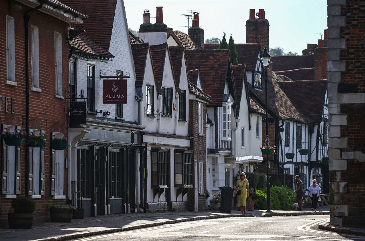 Voters go to the polls in by-election as Tories battle to hold off Lib Dem surge in leafy Bucks seat