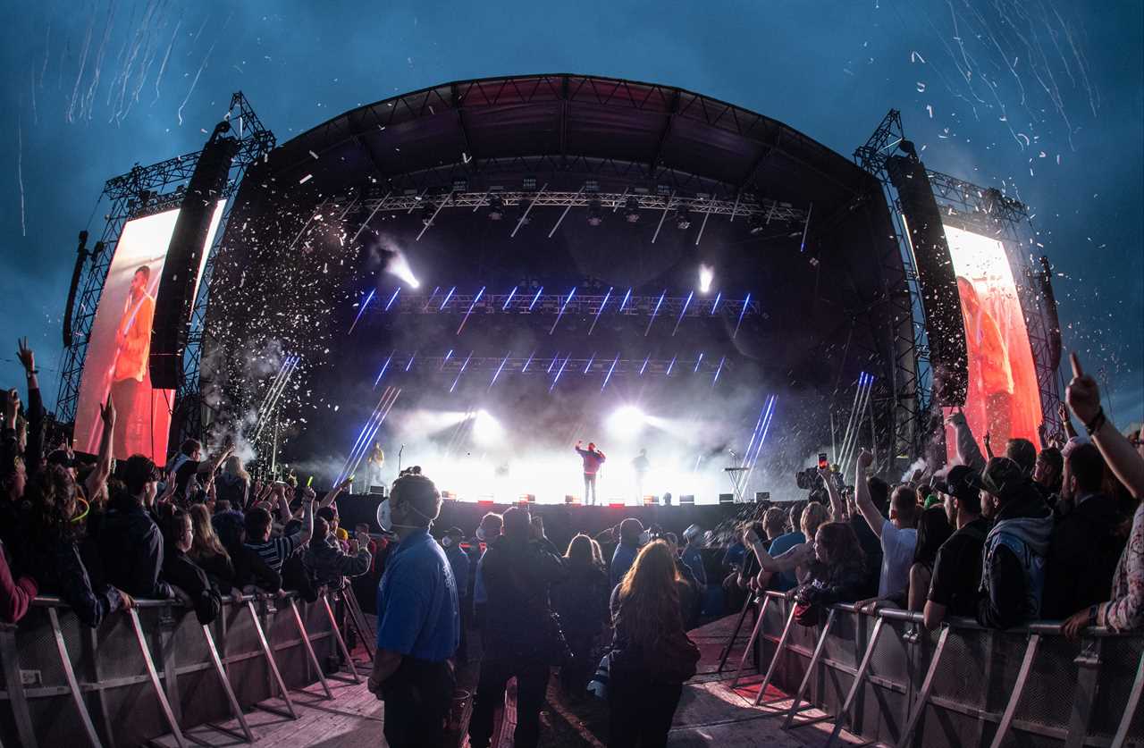 Mosh pits return to Britain for first time since Covid rocked the nation