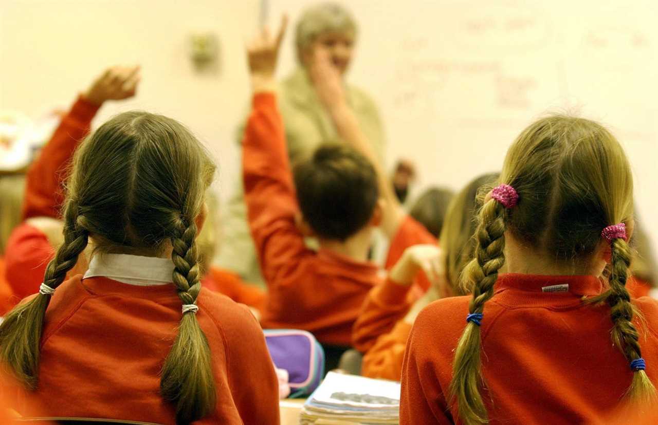 Staggering 1 in 20 pupils off school and self-isolating because of Covid contact