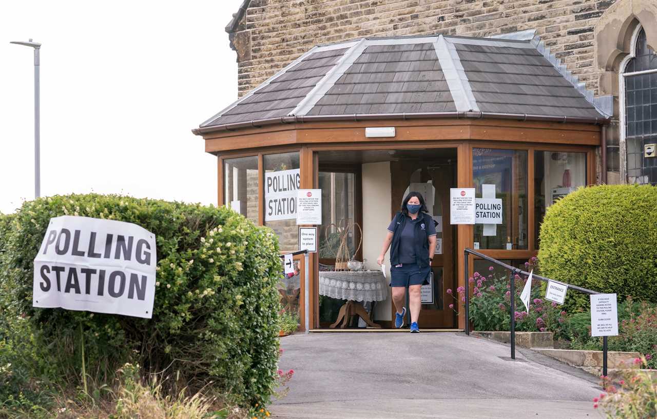 Batley and Spen by-election: Jo Cox’s sister Kim Leadbeater holds seat 5 years after MP’s murder as Labour cling on