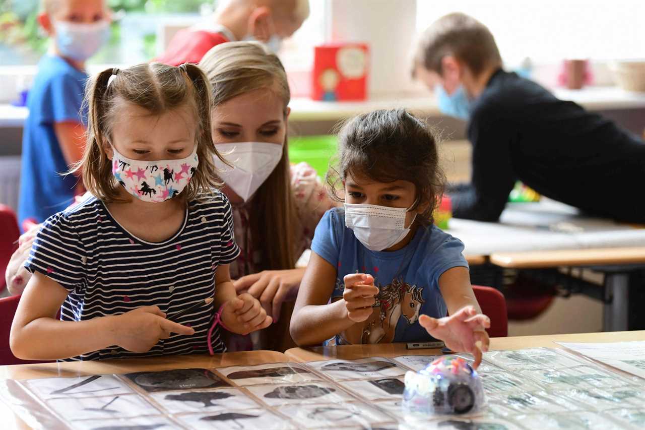 Schools ‘could bring back bubbles to control Covid outbreaks in class’ despite system being scrapped in August