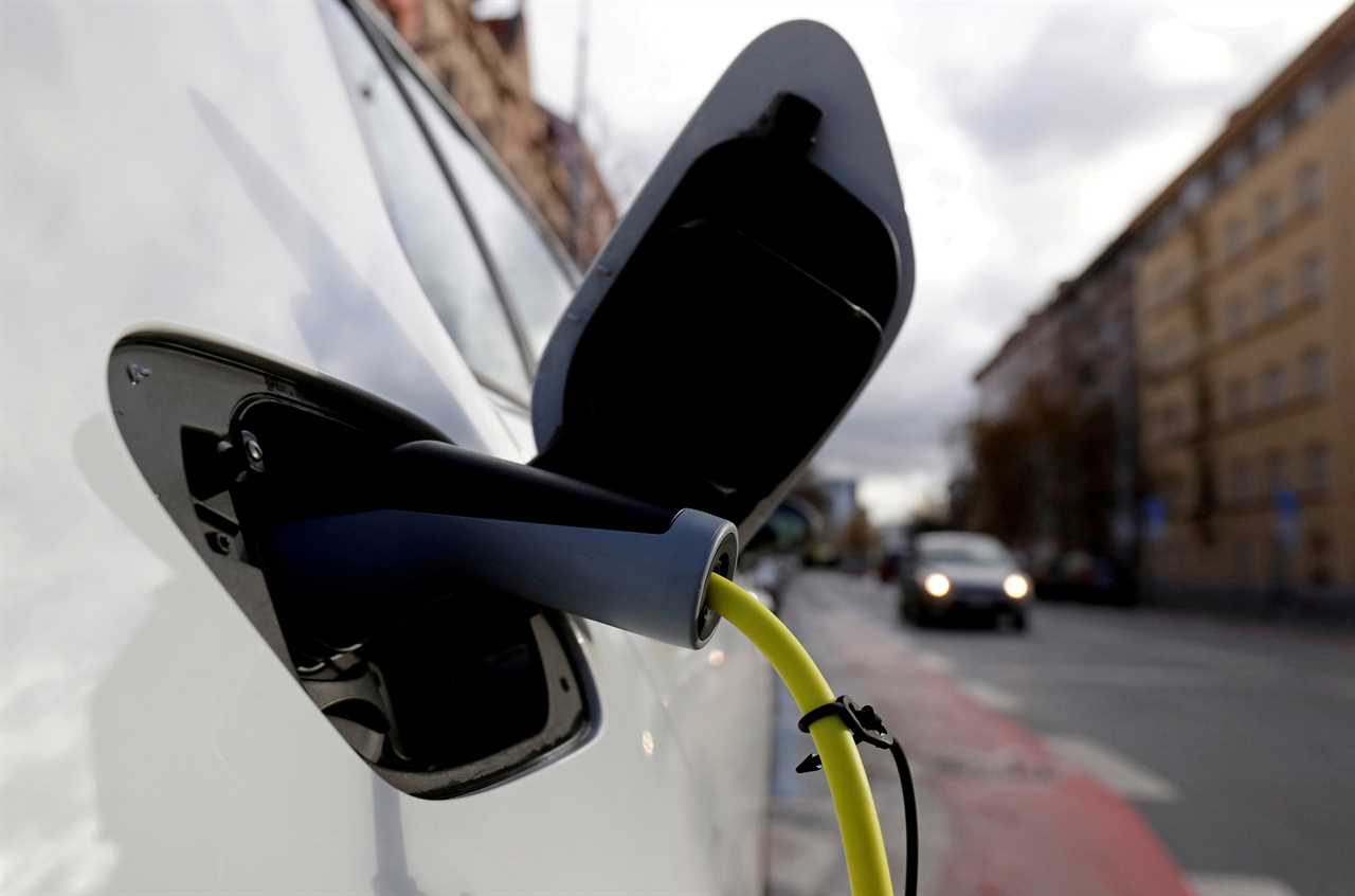 Drivers to get discount for charging electric cars at unpopular hours to stop National Grid overloading