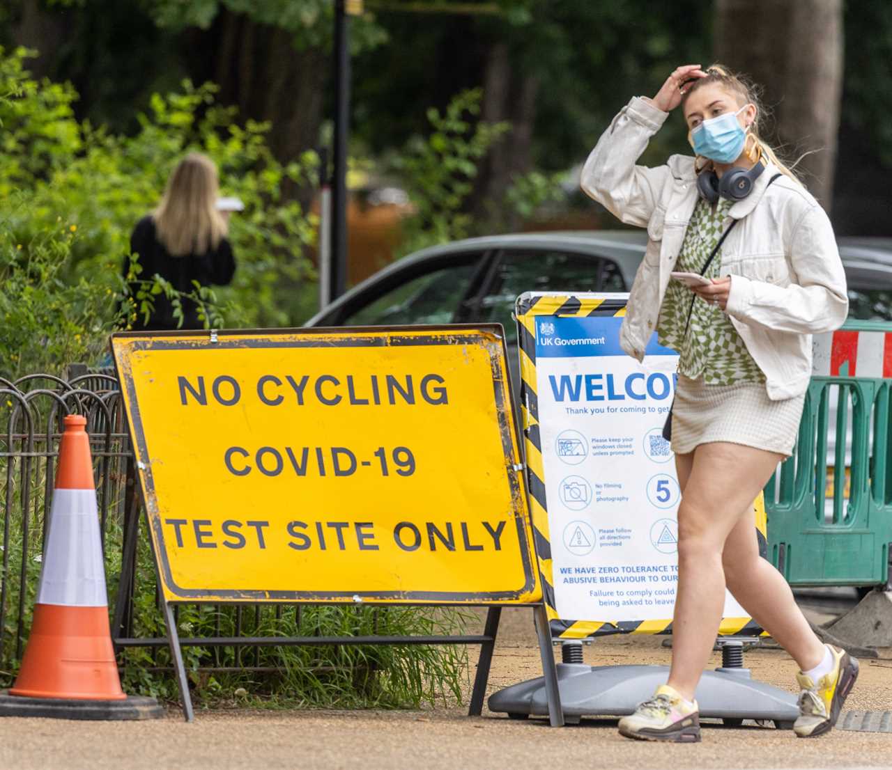 Lockdown restrictions WILL have to be reimposed as new daily peak set to be WORSE than 1st wave, warns Jeremy Hunt