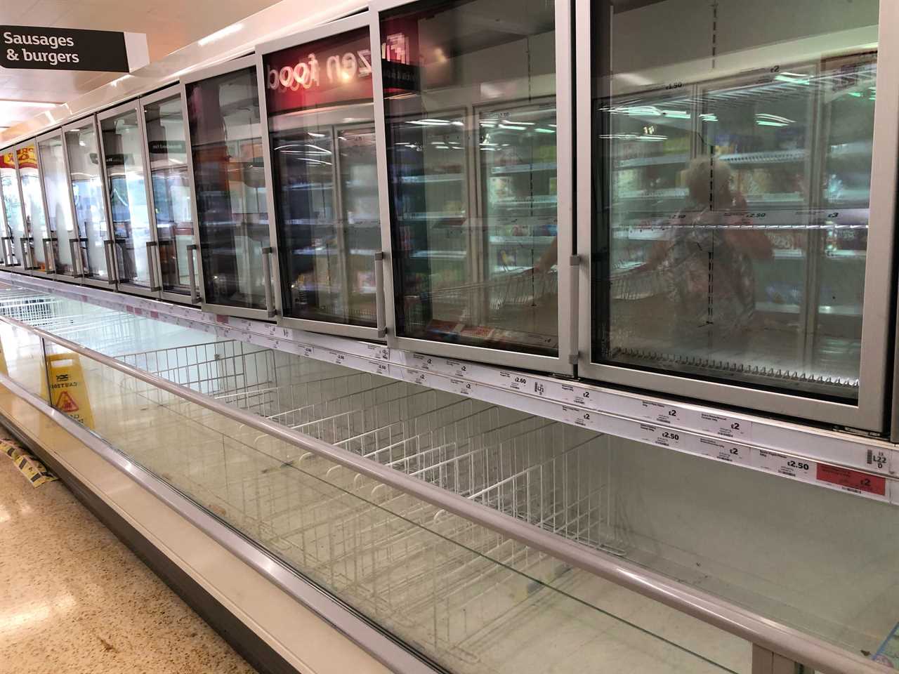 Shoppers reassured there IS enough food for everyone as panic buyers strip shelves amid Pingdemic