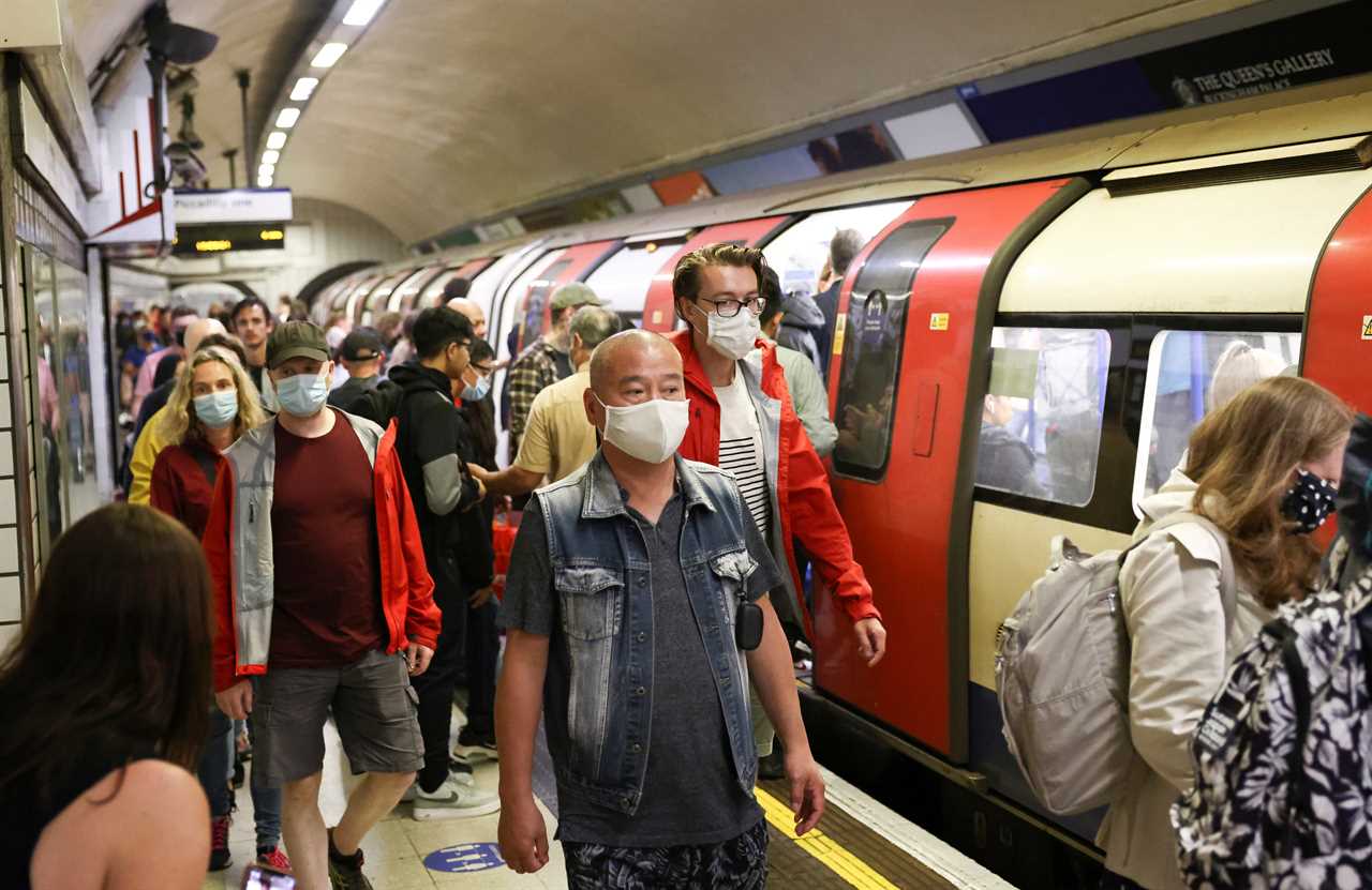 Sadiq Khan demands new law so passengers can be fined for failing to wear masks on London Underground