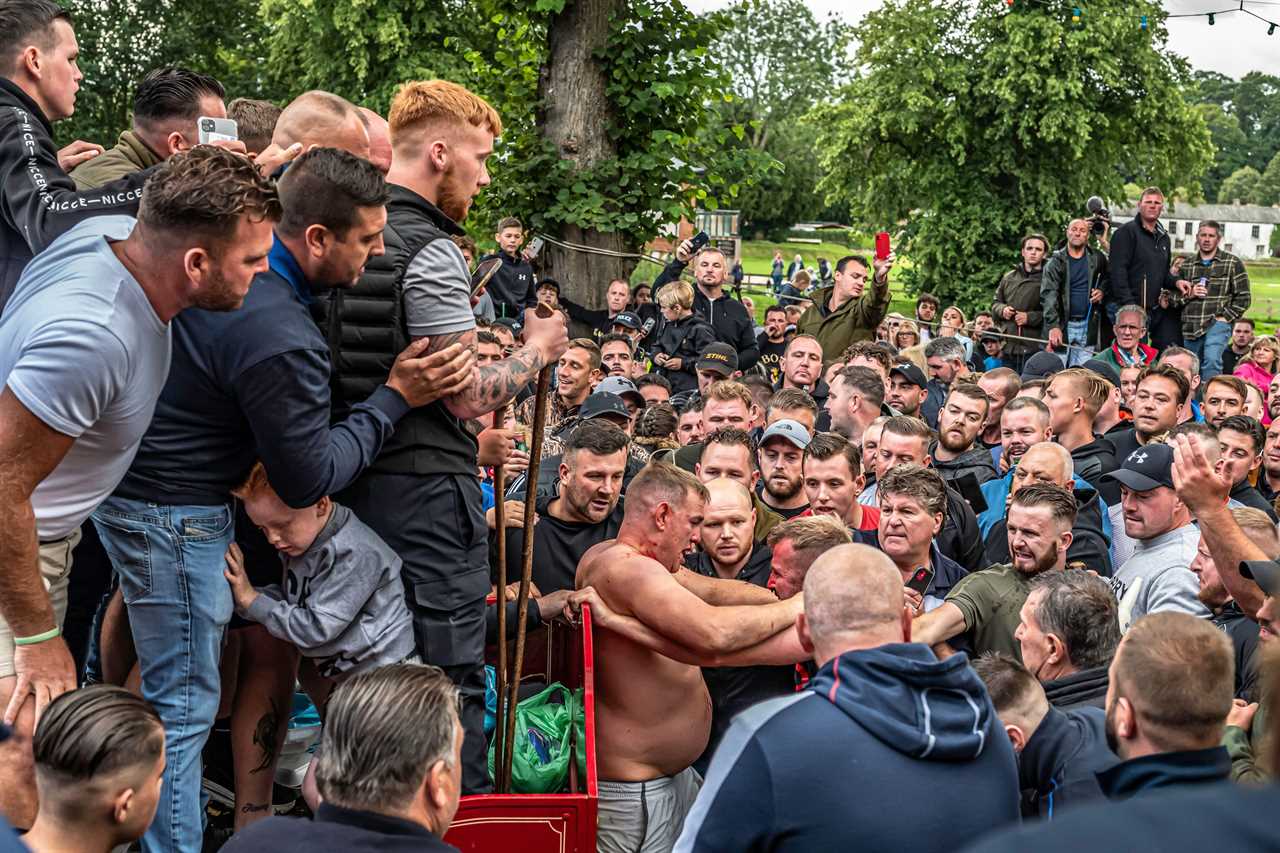 Crowds of travellers dress to impress at Appleby Horse fair as armed cops called over ‘serious violence’