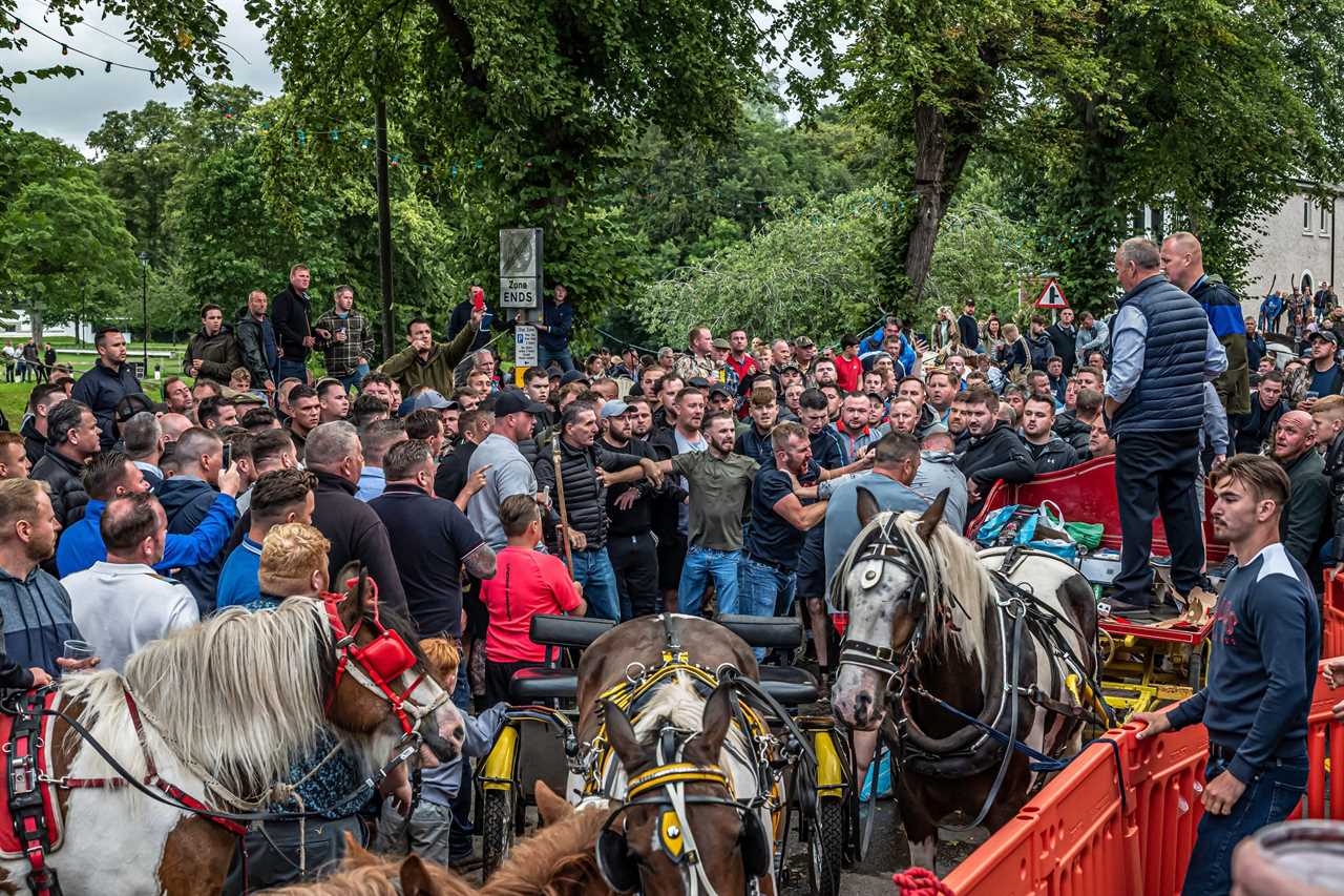 Crowds of travellers dress to impress at Appleby Horse fair as armed cops called over ‘serious violence’