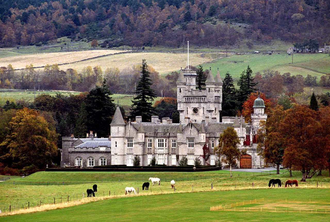 Queen in Covid scare as worker at Balmoral tests positive