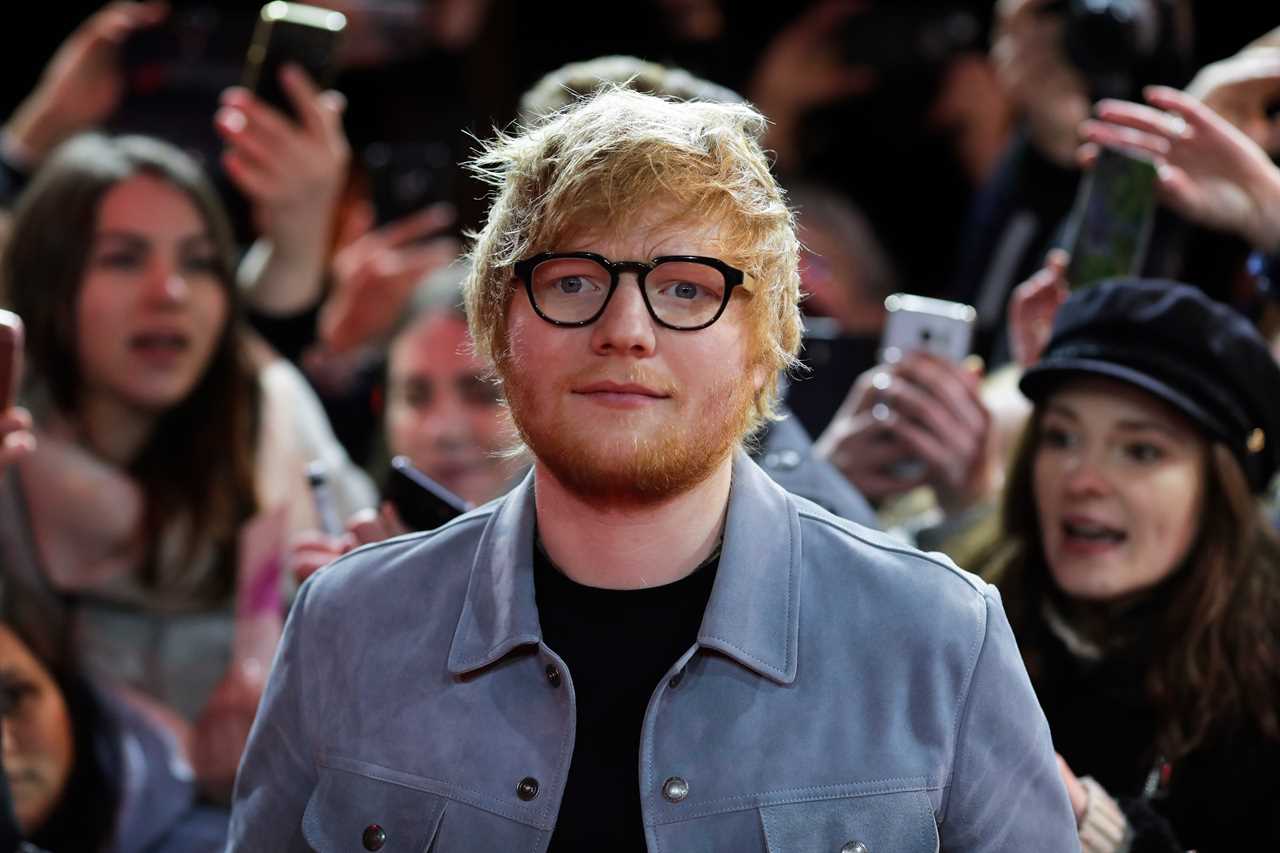 Ed Sheeran buys mobile after going without one for over four years