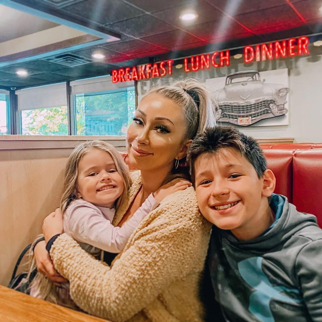 Teen Mom Nikkole Paulun ‘terrified’ as Covid-stricken daughter Ellie, 6, is rushed to urgent care with 102 fever