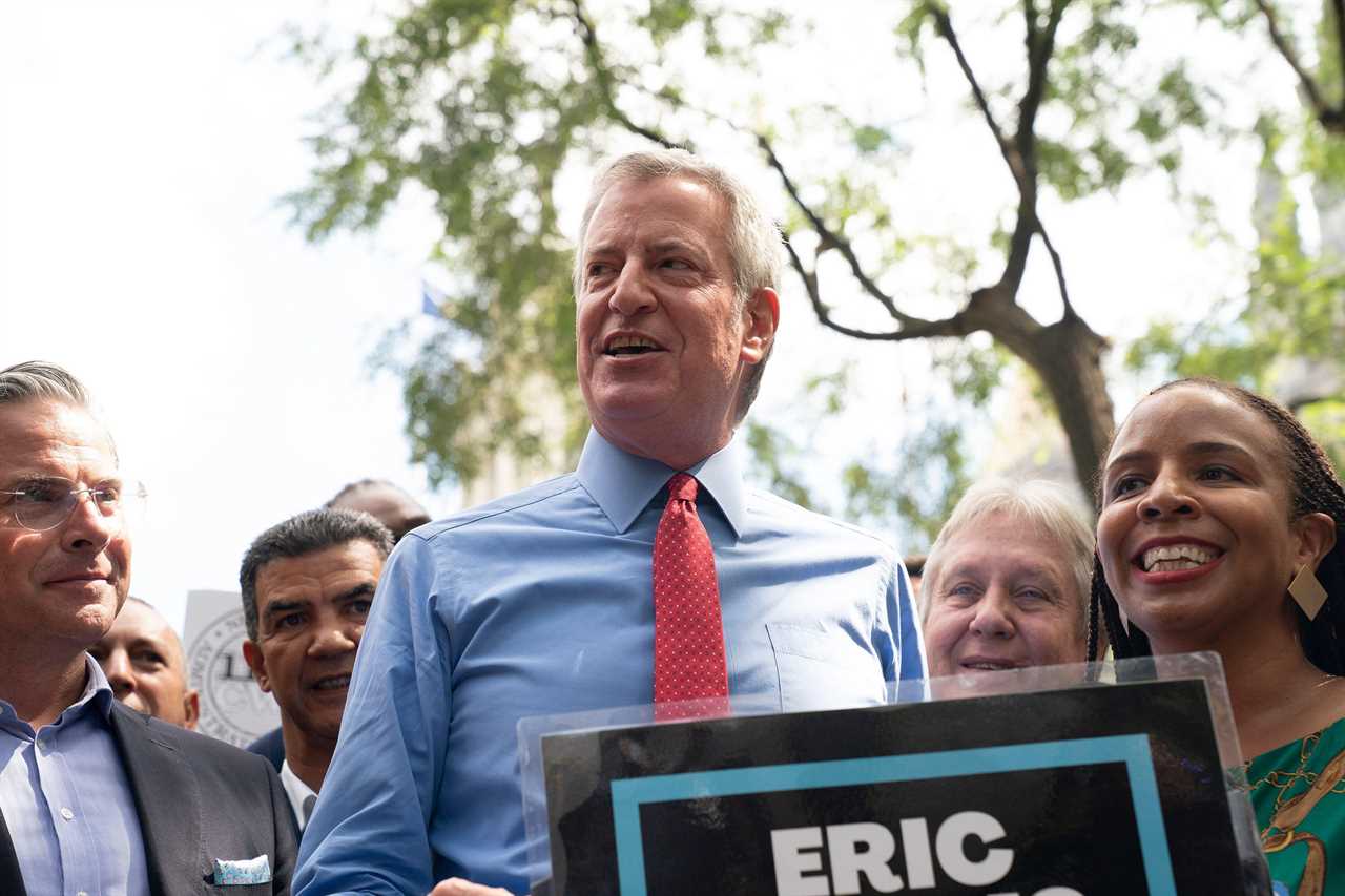 Biden calls on cities to IGNORE Supreme Court block on eviction moratorium as NYC’s de Blasio calls judges ‘extremists’