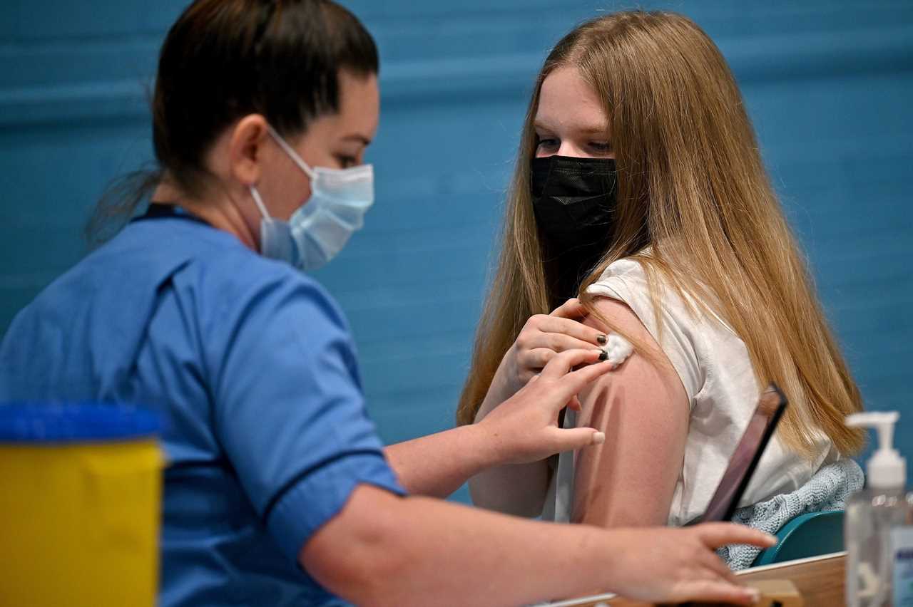 Parents ‘need clear plan’ over giving Covid vaccines to kids going back to school