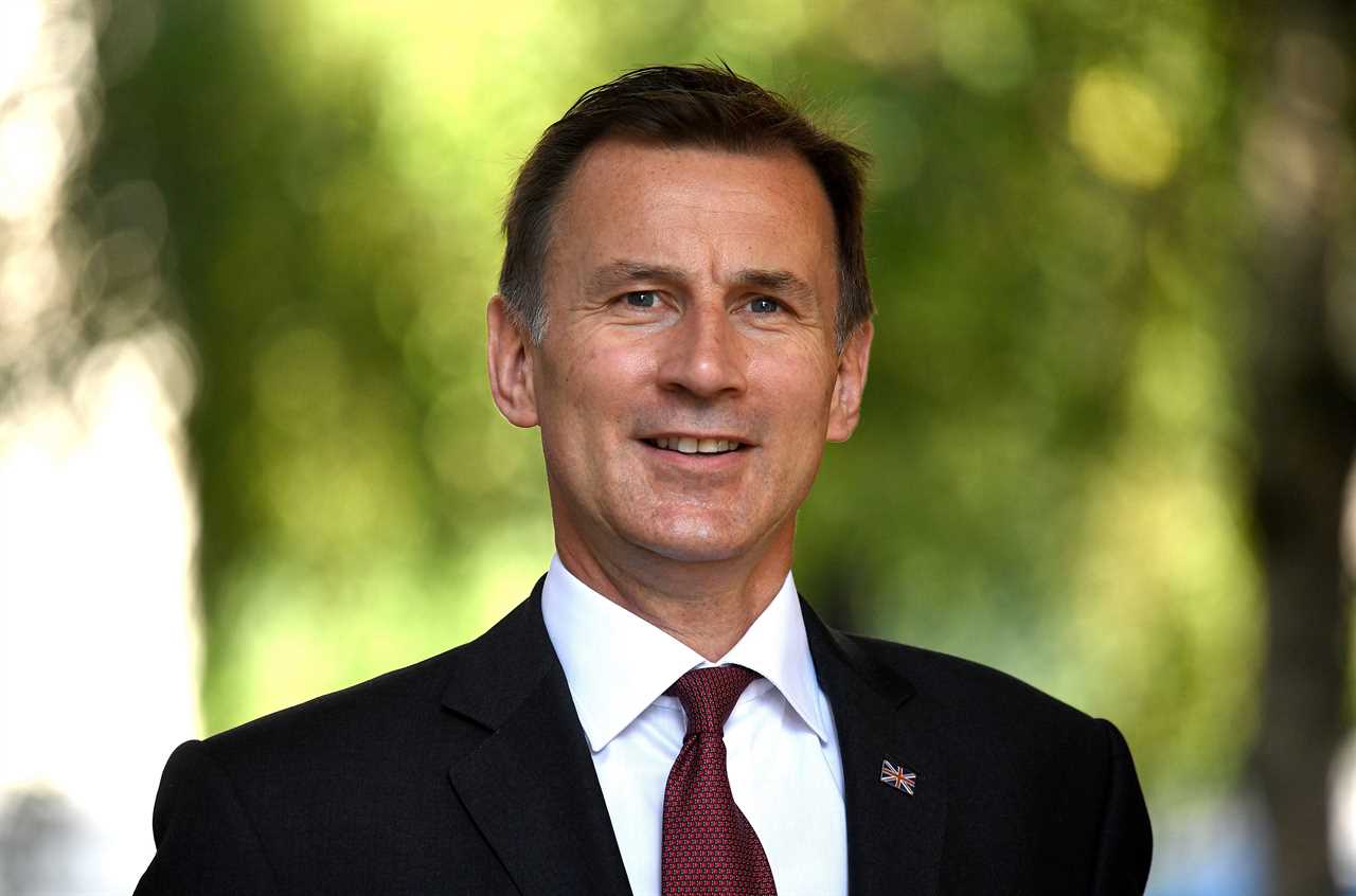 Scientists urged to approve booster jabs for older Brits as rollout ALREADY set to be delayed