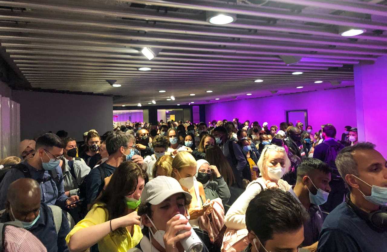 Heathrow airport chaos as babies and pregnant women ‘left to queue for five hours’ after not being able to use eGates