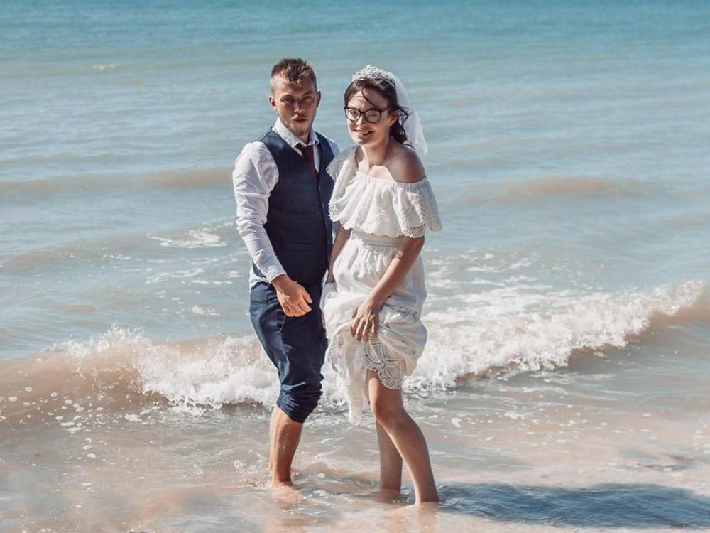 Newlywed, 28, dies after doctors dismissed cancerous lumps on her leg as FAT for a year