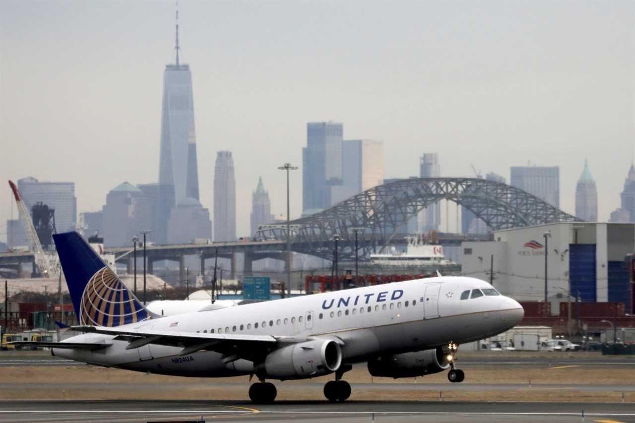 US ‘to ease UK and EU travel ban for vaccinated passengers’, White House is set to announce today